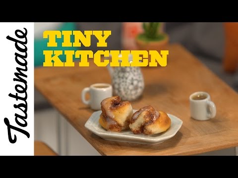 Tiny Cinnamon Roll l Tiny Kitchen