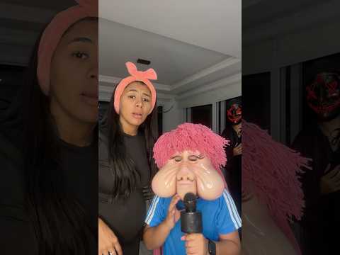 O FOFÃO TEM A VOZ FEIA