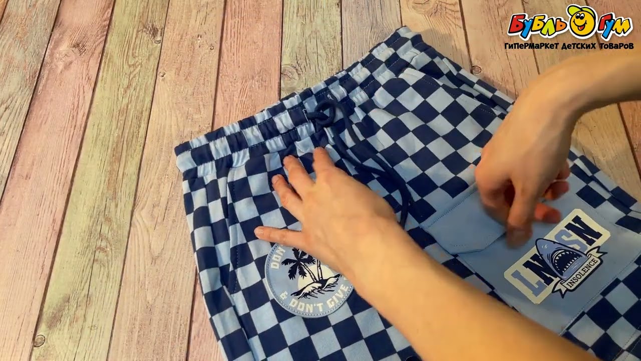 Шорты Lanson Kids в клетку с карманом голубые - видео Шорты Lanson Kids в клетку с карманом голубые - видео
