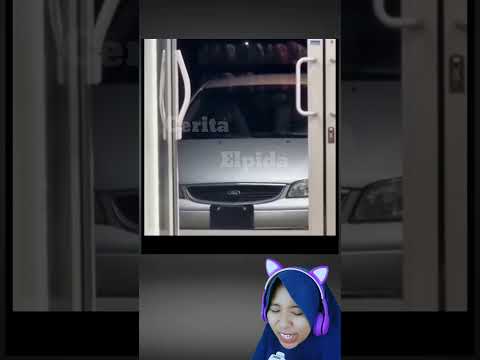 Tiba-tiba muncul penampakan di dalam mobil #shorts