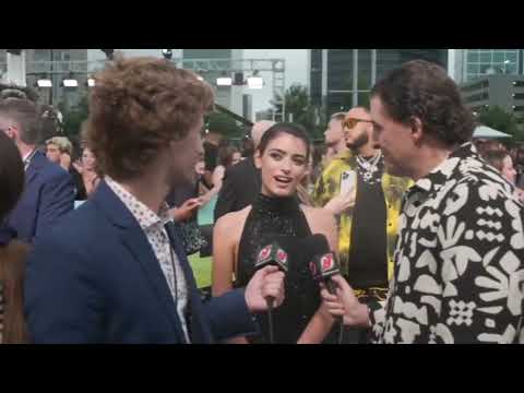 Dawson Mercer and Arthur Kade interview Dixie D'Amelio on the black carpet at the 2022 MTV VMAs video clip