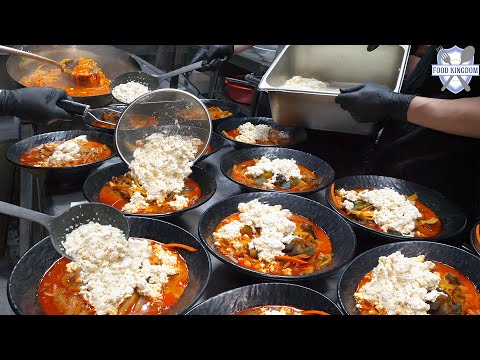 밟아서 연매출 15억! 족타면과 순두부의 콜라보 얼큰한 순두부짬뽕 / Korean traditional soft tofu noodle - Made by foot