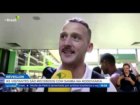 RJ: visitantes são recebidos com samba na rodoviária