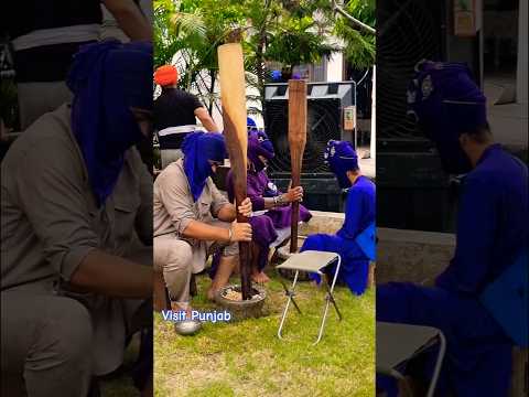 ਸ਼ਰਦਾਈ ਦੀ ਸੇਵਾ ਕਰਦੇ ਨਿਹੰਗ ਸਿੰਘ || Nihang Singh || Visit Punjab #shorts