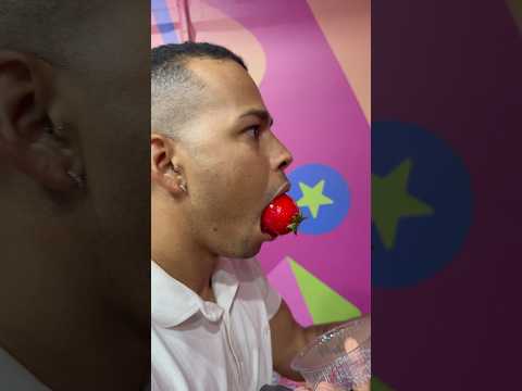Morango do ódio 😂 😂😂