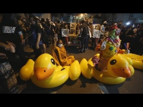 Multitudinaria protesta en Tailandia mientras el Parlamento rechaza reformas