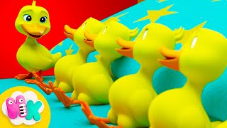 Eram Dez na Cama 🛏️🐥 É pra Rolar! | Música Infantil | HeyKids em Português