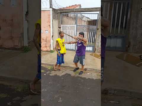 LADRÃO ROUBA CASA DA VIZINHA