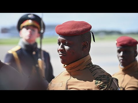Πως εξαπλώνονται στο διαδίκτυο ψευδείς ειδήσεις ότι η Μπουρκίνα Φάσο συνέλαβε Γαλλίδα κατάσκοπο