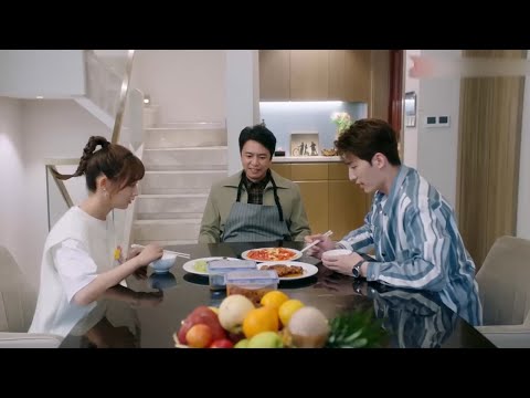 小情侣同居约会被女孩父亲抓现行，这下可尴尬了💖 中国电视剧