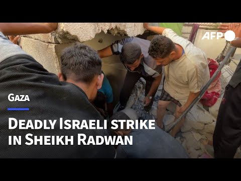 Palestinians pull relatives from rubble after Israeli strike | AFP
