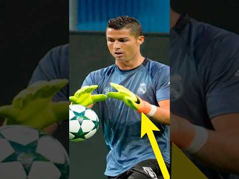 4 Forwards Playing Goalkeeper๐
#football