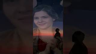 أصبح الطفل الذي تنظر إليه أمه بفخر