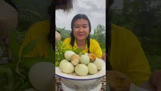 ไข่ลูกเป็ดเวียนนามซดน้ำแจ่วแซ่บๆ