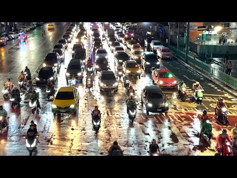 🇹🇭 BANGKOK TRAFFIC, HOW BUSY IS SUKUMVIT AT MIDNIGHT? BANGKOK NIGHT WALK, 4K, HDR