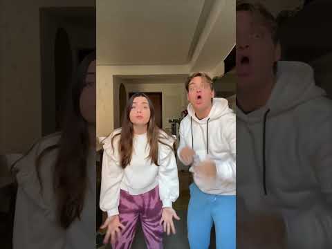 Dani e Robbi fanno il nuovo ballo del coccodrillo! #danierobbi #shorts