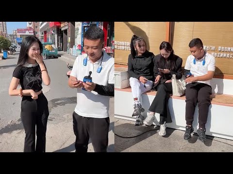 元帅户外撩妹 #户外逗美女 #整蛊情侣 #街头搭讪 #搞笑互动 #prank couple #Street chatting up beauties #Funny interaction