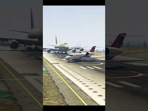 Brave Pilot remove Private Jet from the runway during Landing of B747