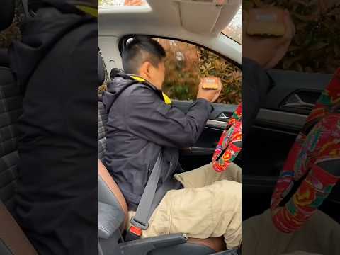 Car Locked, Glass Shattered – This Gadget Saved the Life! 🚗😧🥵