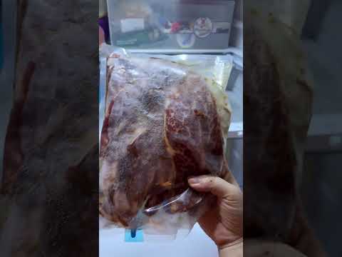 Sườn bò BBQ: Quan trọng là nướng đúng nhiệt và lật nhanh để thịt không cháy hoặc bị chín quá nhé