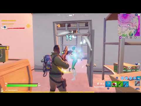 Trucos en #Fortnite "Yo era el objetivo", Buscamos cofres y caer en buen Lugar en el Mapa.