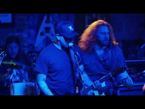 WRAITH  = HORSES AND HOUNDS (LIVE AT REGGIES)