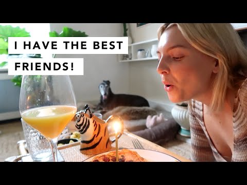 I HAVE THE BEST FRIENDS | Estée Lalonde