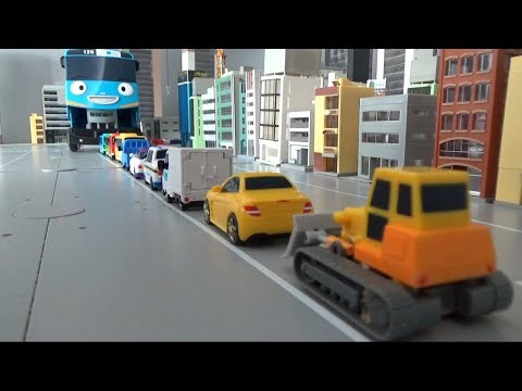 Tayo The Little Bus 10 Cars go into the big bus toys Play 타요 10대 차들이 큰 버스로 들어가요 장난감 놀이