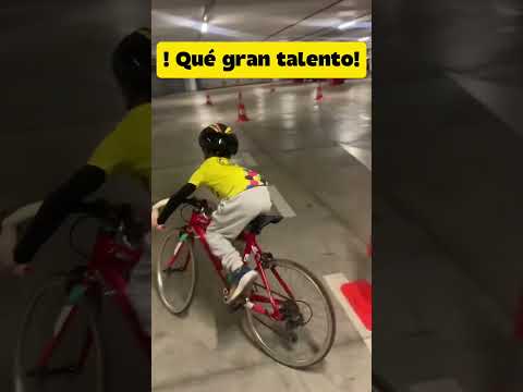 Talentos tremendos desde niños 👏👏 📹 Álex Roland.