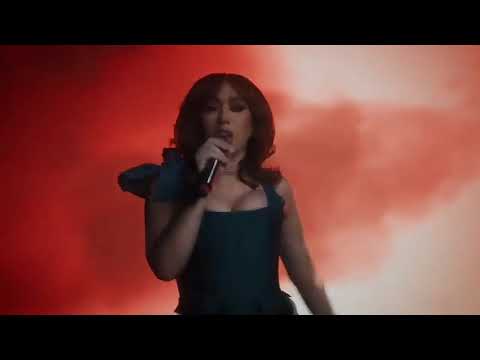 Kali Uchis - Fue Mejor (Live at All Avenue Awards)
