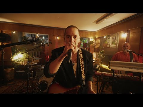 Krzysztof Zalewski - Nastolatek (Official Live Video)