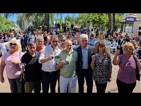 Junto a Poggi y el Intendente, 450 jubilados recibieron tarjetas para viajar gratis en colectivo