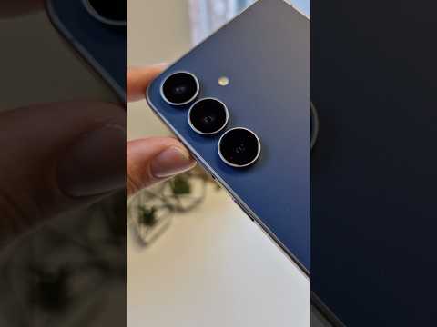 Unboxing Samsung’s $650 Galaxy S25 FE in Navy