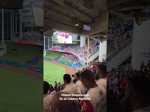 Himno Dominicano en el Clásico Mundial!