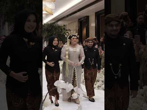 Reaksi sahabatnya, tebak siapa aja sahabatnya?