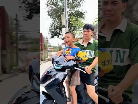Thằng em trai sinh sau đẻ muộn đòi ra biển có gái tập bơi #funny #shortvideo