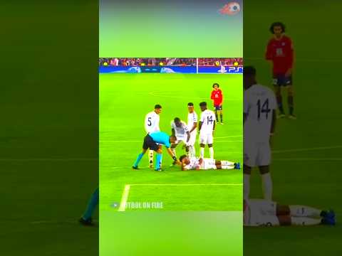 Endrick no sabía como echarse en la barrera y Rudiger le enseñó 🤣 #futbol #endrick #shorts