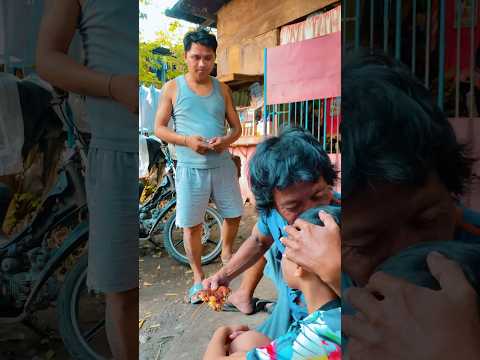 Homeless find food for his father #respect #sad #subscribe