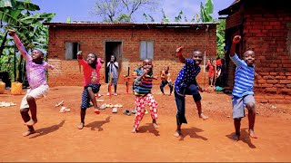 Masaka Kids Africana Dancing to Hosanna (Official Dance Video) 