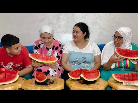 🤣أقوى تحدي البطيخ🍉الموت ديال الضحك متوقعتش من بنتي هاد التصروف😳