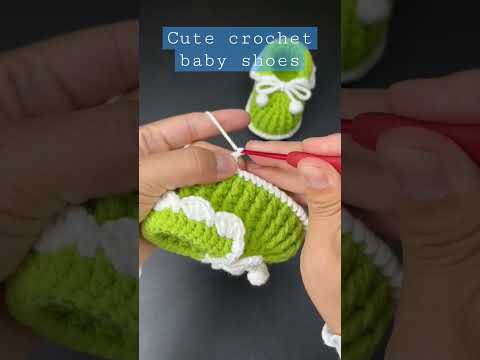 Crochet baby shoes.Cute items.#crochet #crocheters #crochetstitch #crochetshoes