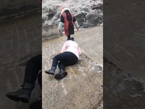 What happens when it snows in China? #shorts