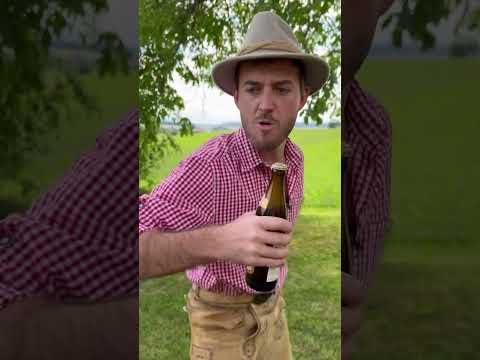 Bier öffnen: Amateur vs Profi🍻 #comedy #lustig #beer #österreich #satirecomedy