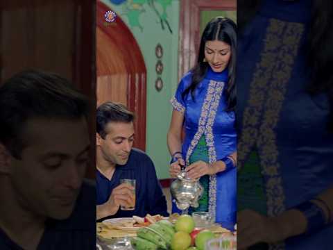 ప్రేమ్ అన్నయ కి ఇవ్వు | Hum Saath Saath Hain #salmankhan #sonalibendrebehl #saifalikhan #shorts