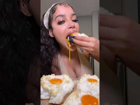 Making my haters mad with ANOTHER viral cloud egg recipe 😋🍳 #shorts #vanessalynn
