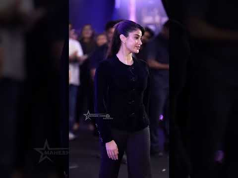 ajay Kajol and beauti girl 4l new video