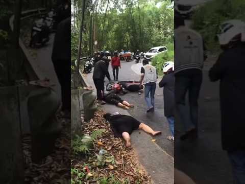 Telah terjadi kecelakaan tunggal di Kelok S jalan Binuang Jambak IV koto Agam, diduga korban mengala