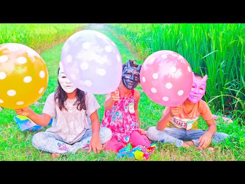 Amazing village balloon show videos - Village children playing with balloon in outdoor