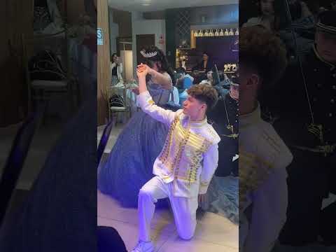 Vieron la conexión 🤴👸🏼 #chambelanes #quinceañera #quinceanera #15años