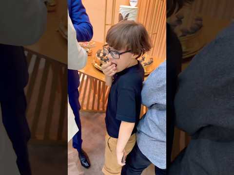 Gabriel pegou doces na igreja! #shorts